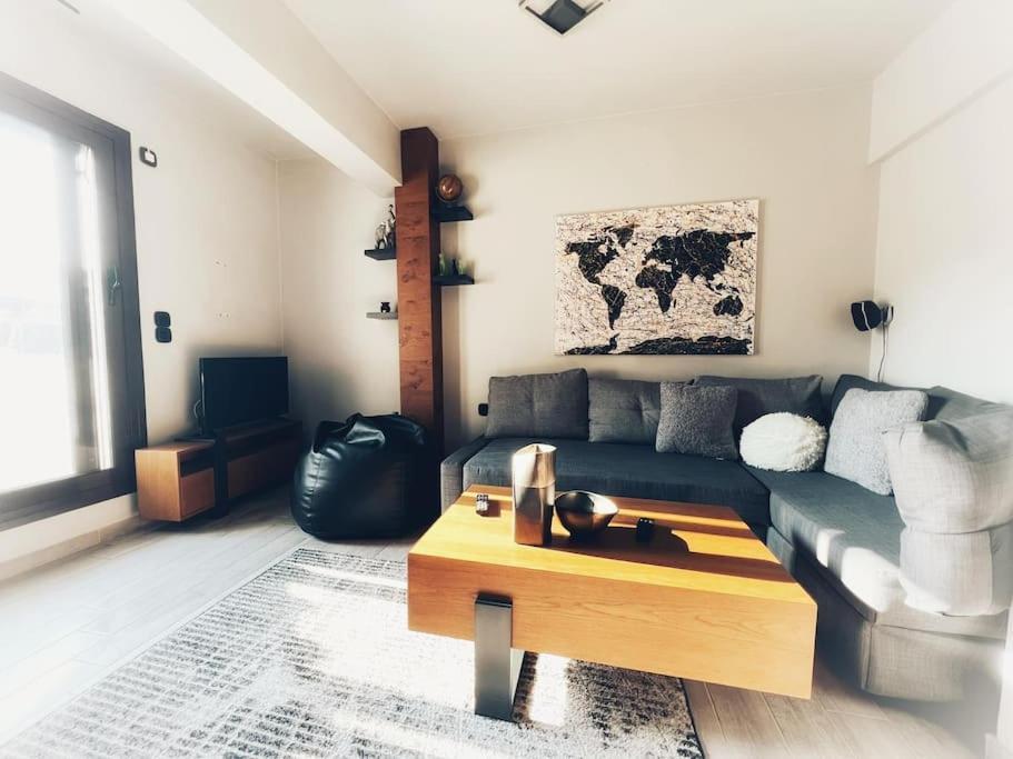 The Beehive Apartment Mytilíni Екстериор снимка
