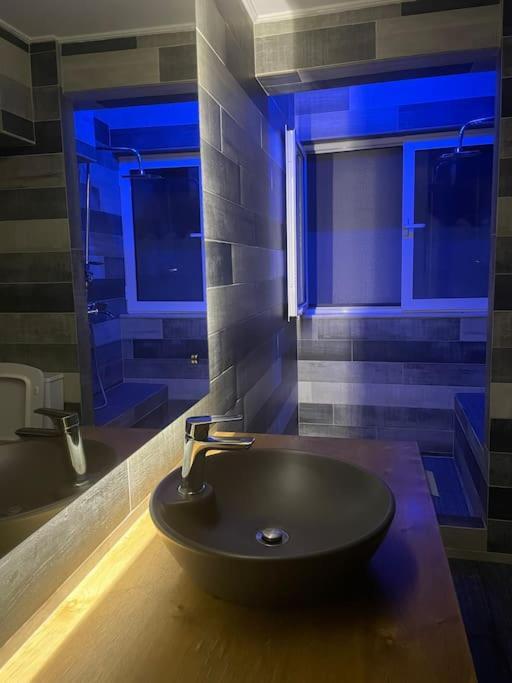The Beehive Apartment Mytilíni Екстериор снимка
