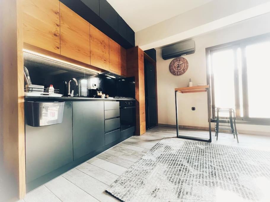 The Beehive Apartment Mytilíni Екстериор снимка