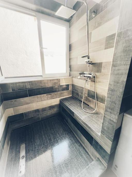 The Beehive Apartment Mytilíni Екстериор снимка