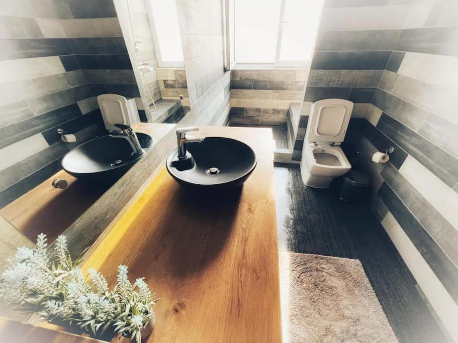 The Beehive Apartment Mytilíni Екстериор снимка