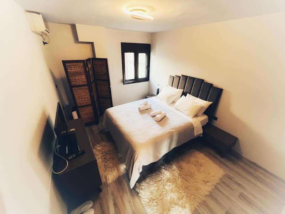 The Beehive Apartment Mytilíni Екстериор снимка